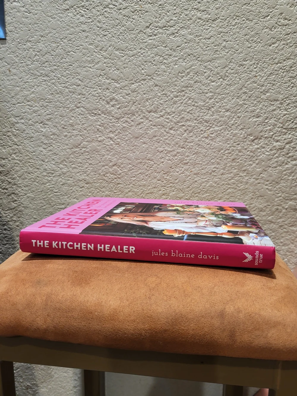 The Kitchen Healer (Pink) by - Inspirational Cookbook